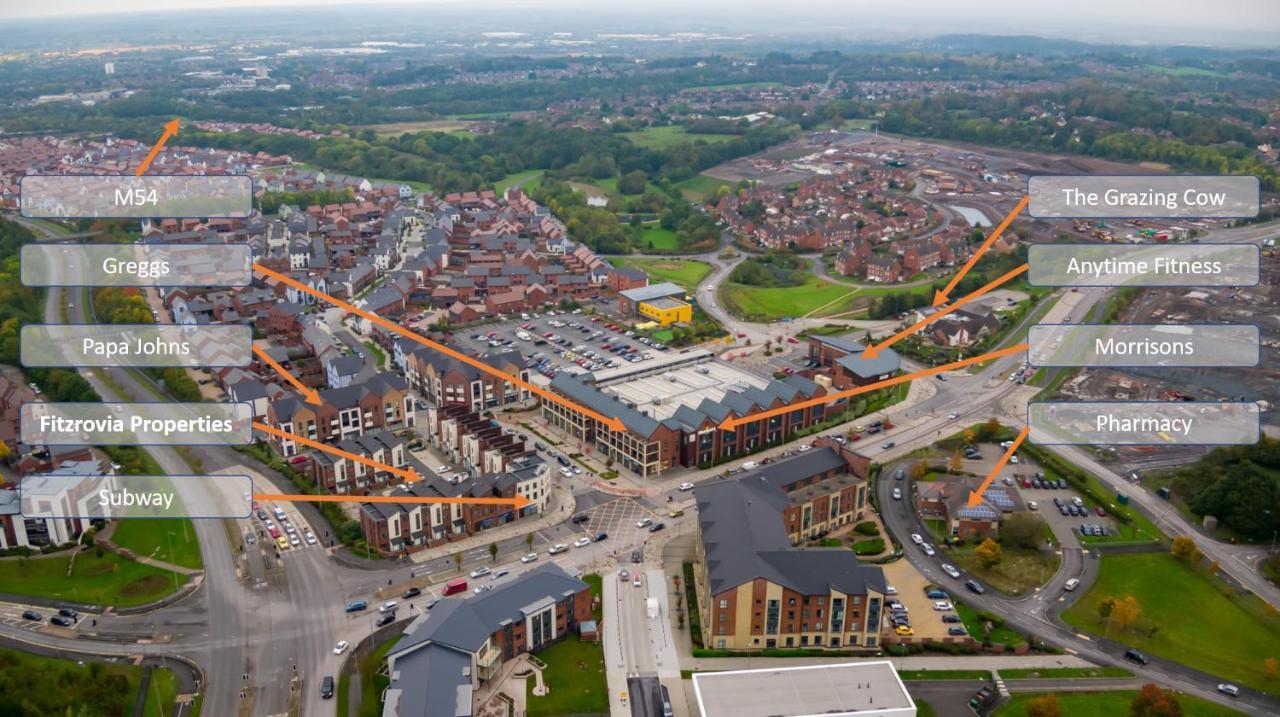 Central Townhouse With Parking Telford Buitenkant foto
